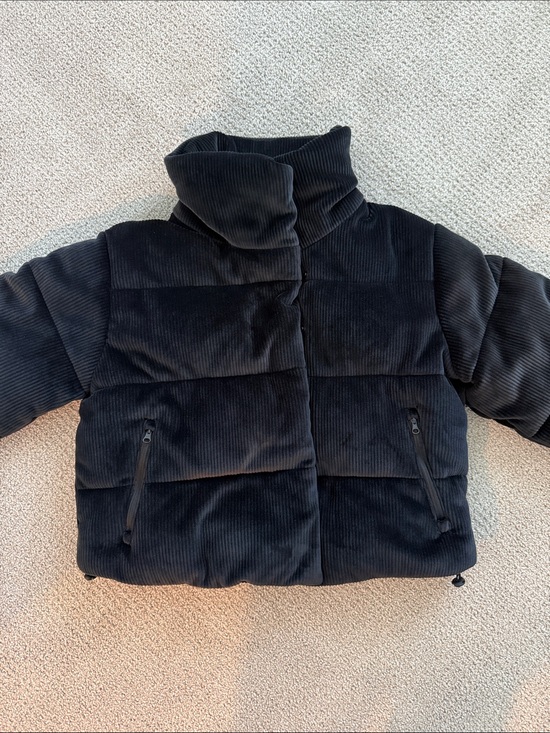 ALO Yoga Jackets & Blazers - Alo Yoga Ribbed Velour Gold Rush Puffer